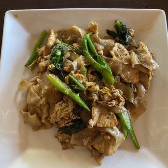 Thai Chili - Pad si iu with chicken - Thai Near Me - Calimesa, California Thai Chili - Pad si iu with chicken - Thai Near Me - Calimesa, California