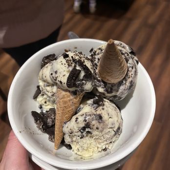 Pinstripes - Oreos & Cream Gelato - Bowling Near Me - North Bethesda, Maryland Pinstripes - Oreos & Cream Gelato - Bowling Near Me - North Bethesda, Maryland