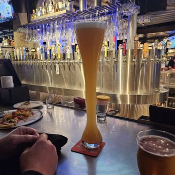 Yard House - Bars Near Me - Boston, Massachusetts
