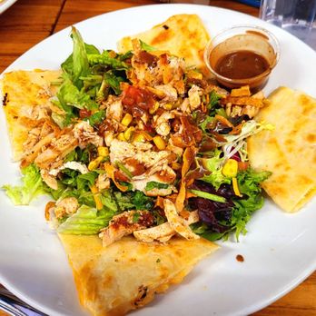 Chili's - Quesadilla Xplosion Salad with Chicken - Bars Near Me - Calgary, Alberta