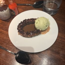 Chocolate Ganache with avocado ice cream Chocolate Ganache with avocado ice cream