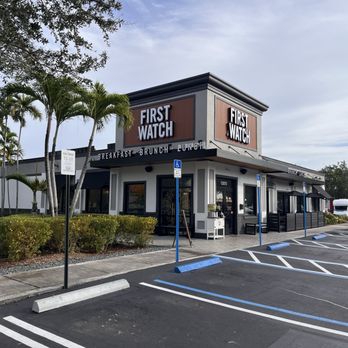 First Watch - Outside - Breakfast & Brunch Near Me - Miami, Florida