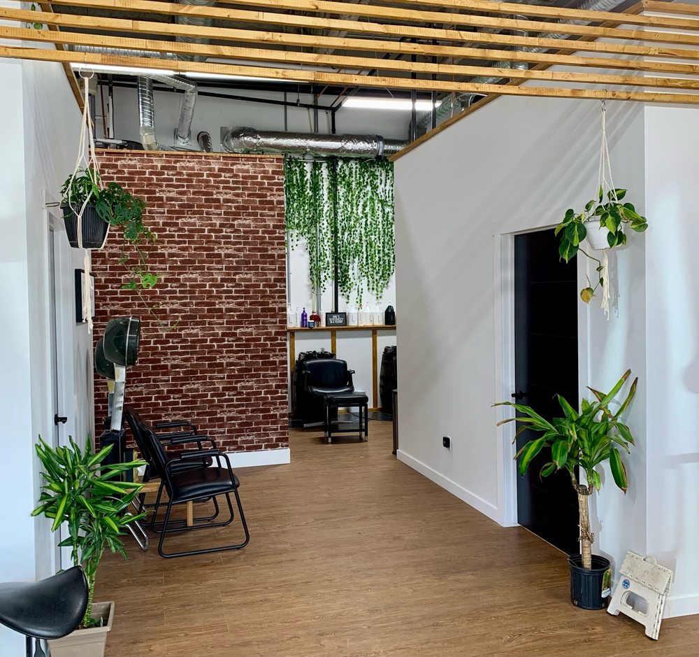 TURNING HEADS HAIR STUDIO Updated July 2024 20 Photos 12 Royal