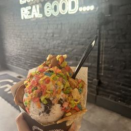 COOKIES & CRMD W FRUITY PEBBLES