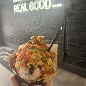 CRMD - COOKIES & CRMD W FRUITY PEBBLES - Ice Cream & Frozen Yogurt Near Me - Columbus, Ohio