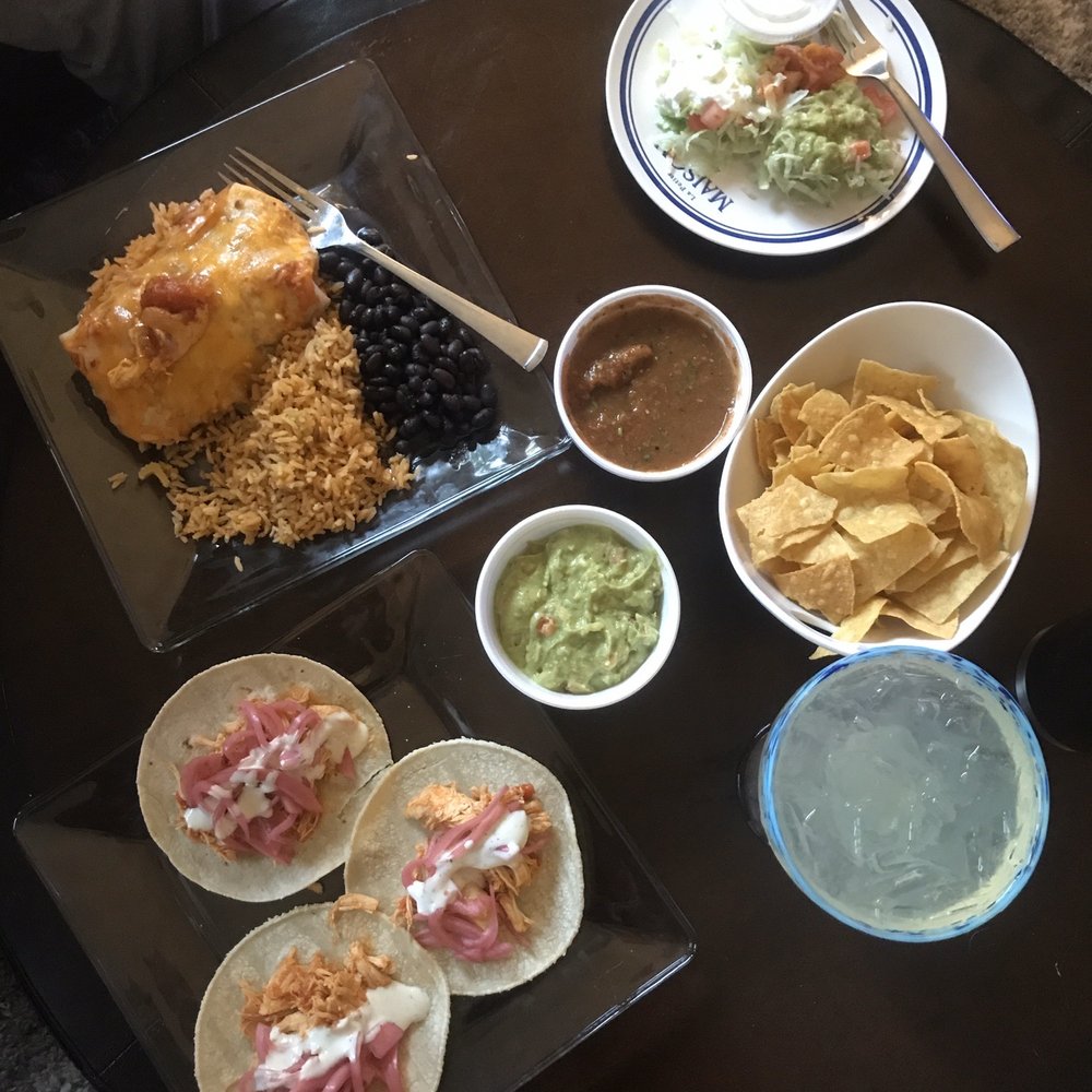 El Paso Cafe - Chicken Tacos Delight, Guacamole & Sour Cream, beef Burrito El Paso, house margarita. - Mexican Near Me - Arlington, Virginia El Paso Cafe - Chicken Tacos Delight, Guacamole & Sour Cream, beef Burrito El Paso, house margarita. - Mexican Near Me - Arlington, Virginia