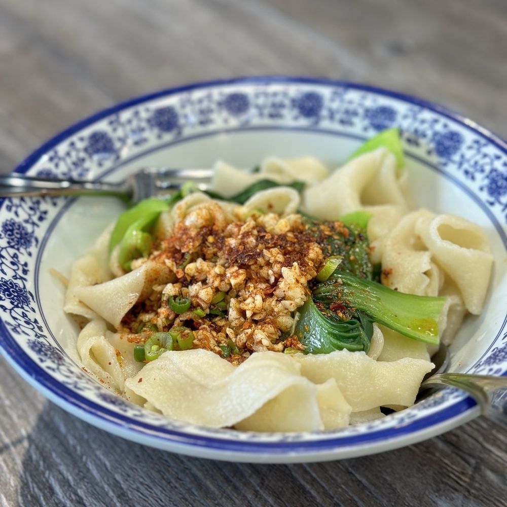 garlic hand pulled "biang biang" noodles garlic hand pulled "biang biang" noodles