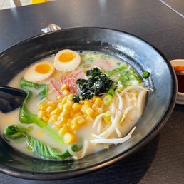 R1. Tonkotsu Ramen