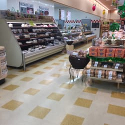 Market Basket - Ashland Market Basket -- King's Crossing : 49 Pond Street / Route 126, Ashland       Interior