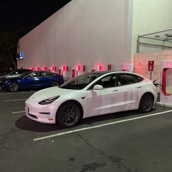 Tesla Supercharger - EV Charging Stations Near Me - Emeryville, California Tesla Supercharger - EV Charging Stations Near Me - Emeryville, California