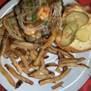 Pete’s Pub - Smash Burger - American Near Me - Milwaukee, Wisconsin Pete’s Pub - Smash Burger - American Near Me - Milwaukee, Wisconsin