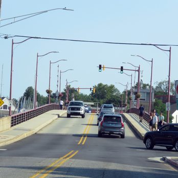Annapolis City Dock - A working drawbridge spans Spa Creek. - Landmarks & Historical Buildings Near Me