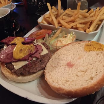 Indiana Café - The pastrami burger - delicious - Burgers Near Me - Paris, 75 Indiana Café - The pastrami burger - delicious - Burgers Near Me - Paris, 75