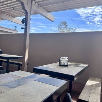 Toppers Pizza Place - Patio - Pizza Near Me - Ventura, California