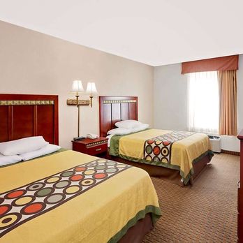 Super 8 by Wyndham Plainview - Guest room - Hotels Near Me - Plainview, Texas
