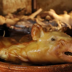 Casares - Roasted suckling pig // Cochinillo segoviano marca garantía de calidad.