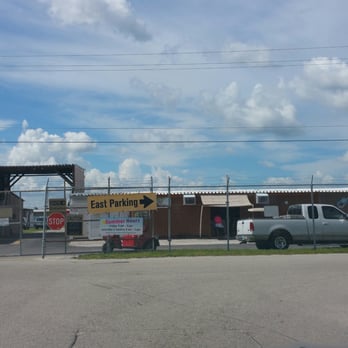 Fleamasters Fleamarket - It's not much to look at on the outside, but how many fleamarkets ever are? - Flea Markets Near Me - Fort Myers, Florida Fleamasters Fleamarket - It's not much to look at on the outside, but how many fleamarkets ever are? - Flea Markets Near Me - Fort Myers, Florida