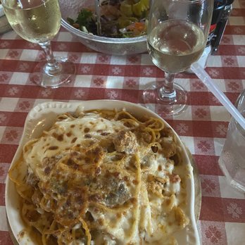 Vinny Vanucchi's - Spicy Sausage Ragu with Spaghetti - Italian Near Me - Galena, Illinois