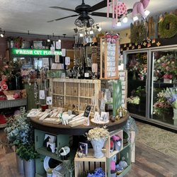 Acorn Flowers & Gifts