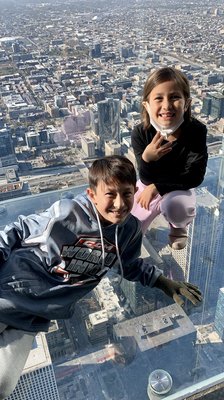 Photo of Willis Tower - Chicago, IL, US. Brave kids