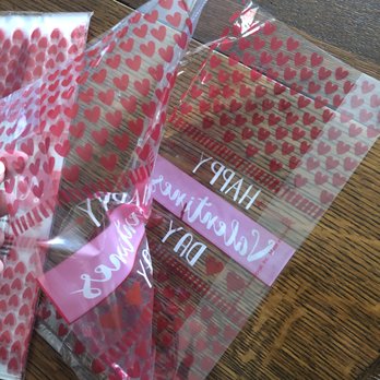 Dollar Tree - Defective non-fused  Cellophane Loot Bags - Discount Store Near Me - Thousand Oaks, California