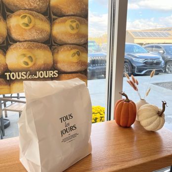 Tous Les Jours - Cute fall decor - Bakeries Near Me - Ann Arbor, Michigan