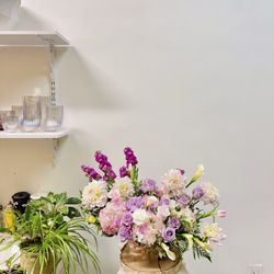 HK Flowers - Custom flower arrangement