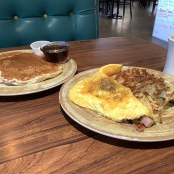 Mandy's Breakfast House - Denver omelet w hash browns , and pancakes. - Breakfast & Brunch Near Me - Sonora, California