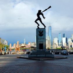Przewodnik USA - Katyn Memorial