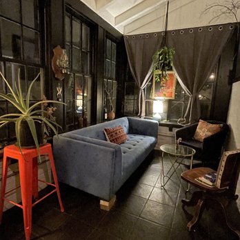 Grandiflora Wine Garden - Vegetarian Near Me - Norfolk, Virginia