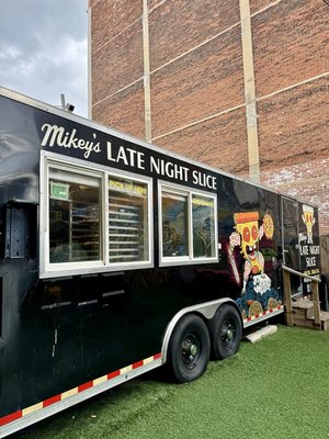 Mikey's Late Night Slice by null