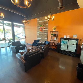 Delicieux Juice Bar - clean and spacious Interior - Juice Bars & Smoothies Near Me - Gilbert, Arizona Delicieux Juice Bar - clean and spacious Interior - Juice Bars & Smoothies Near Me - Gilbert, Arizona