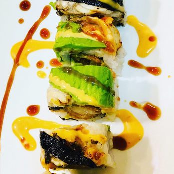 Le Kobé - Black dragon roll of prawn tempura, unagi nigiri, avocado, home-made sauce spicy mayo and terryaki, - Sushi Bars Near Me - Nice, 06