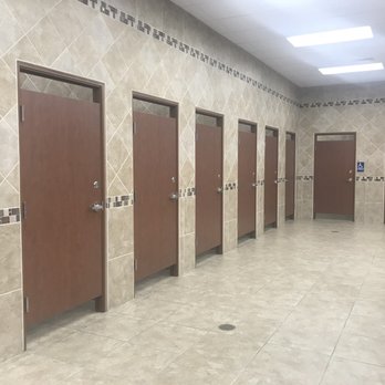 Buc-ee’s - Restroom - Gas Stations Near Me - Fort Valley, Georgia