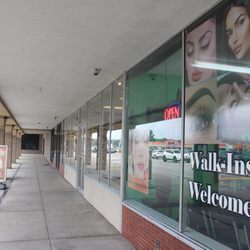 KY Eyebrow Threading - Exterior