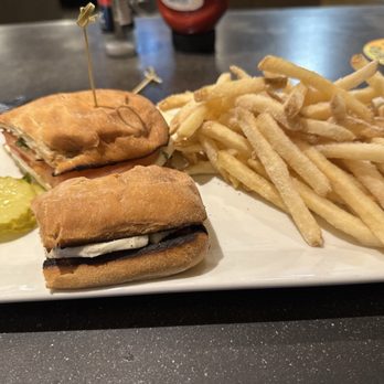 Nonesuch River Brewing - Caprese sandwich with salt and vinegar fries - Breweries Near Me - Scarborough, Maine Nonesuch River Brewing - Caprese sandwich with salt and vinegar fries - Breweries Near Me - Scarborough, Maine