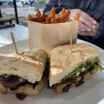 Sibling by Pushkin’s - New American Near Me - Sacramento, California