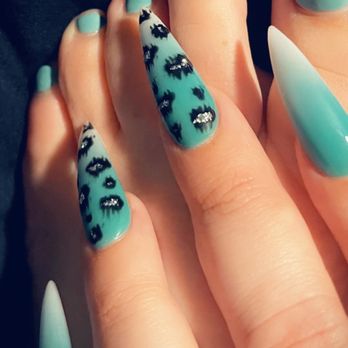 The Nail Lounge - Nail Salons Near Me - College Station, Texas
