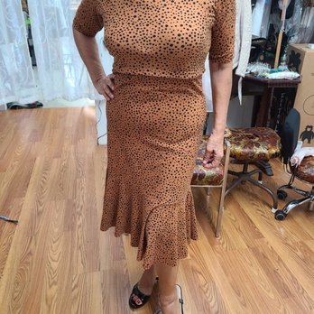 Dora's Alterations - Make new dresses . Happy customers. Hacemos vestidos a la medida. Clienta feliz. - Sewing & Alterations Near Me - Hallandale Beach, Florida Dora's Alterations - Make new dresses . Happy customers. Hacemos vestidos a la medida. Clienta feliz. - Sewing & Alterations Near Me - Hallandale Beach, Florida