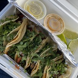Mr Tacos - Street tacos to die for...al pastor and barbacoa