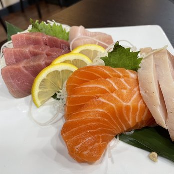 Yoshi Sushi - Sashimi Deluxe Combination - Japanese Near Me - Milpitas, California Yoshi Sushi - Sashimi Deluxe Combination - Japanese Near Me - Milpitas, California
