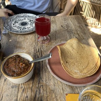 Mirate - Salsa - Mexican Near Me - Los Angeles, California