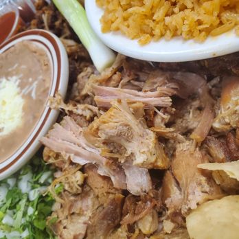 Tacos El Rancho - Plato de carnitas - Food Trucks Near Me - Firebaugh, California Tacos El Rancho - Plato de carnitas - Food Trucks Near Me - Firebaugh, California