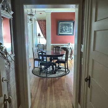 McCloud River Bed and Breakfast - Room 1 entrance to 2-room suite. - Bed & Breakfast Near Me - Mccloud, California McCloud River Bed and Breakfast - Room 1 entrance to 2-room suite. - Bed & Breakfast Near Me - Mccloud, California