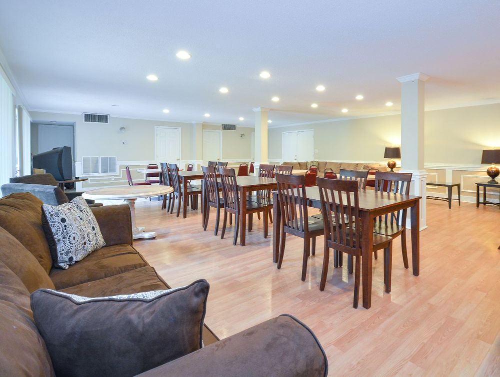 CHARLOTTE WOODS APARTMENTS Updated October 2024 37 Photos 1116