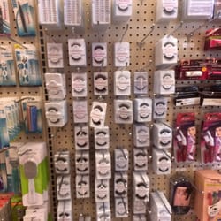 Juliet Beauty Store - Hood girl lashes heeeey lol