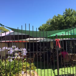 The Throttle Shed - Outside dining area