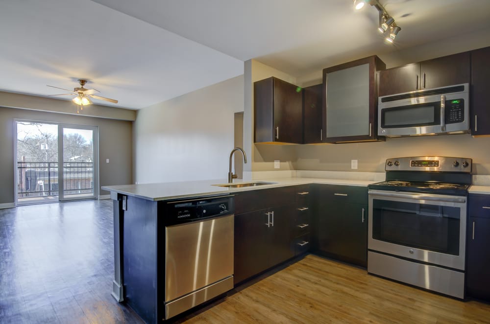 WEST HILL APARTMENTS Updated October 2024 1106 W 47th St, Kansas