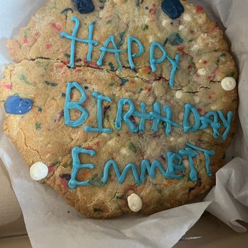 Cookie Chris - The cake we received - Desserts Near Me - Williamsburg, Virginia Cookie Chris - The cake we received - Desserts Near Me - Williamsburg, Virginia
