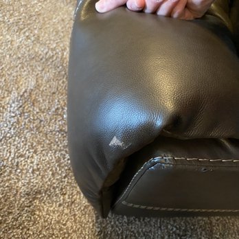 Roadrunner Transportation Systems - Couch damage. - Transportation Near Me - Livermore, California
